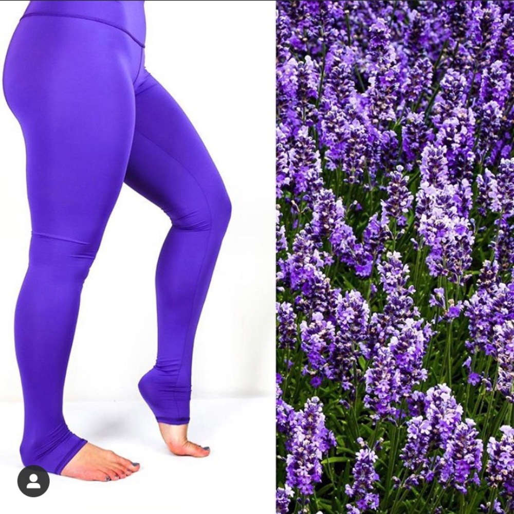 Wahi Yoga pants lupine size medium